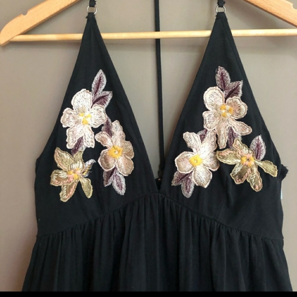 Free People Dresses & Skirts - Free People black Love Flowers halter dress md NWT
